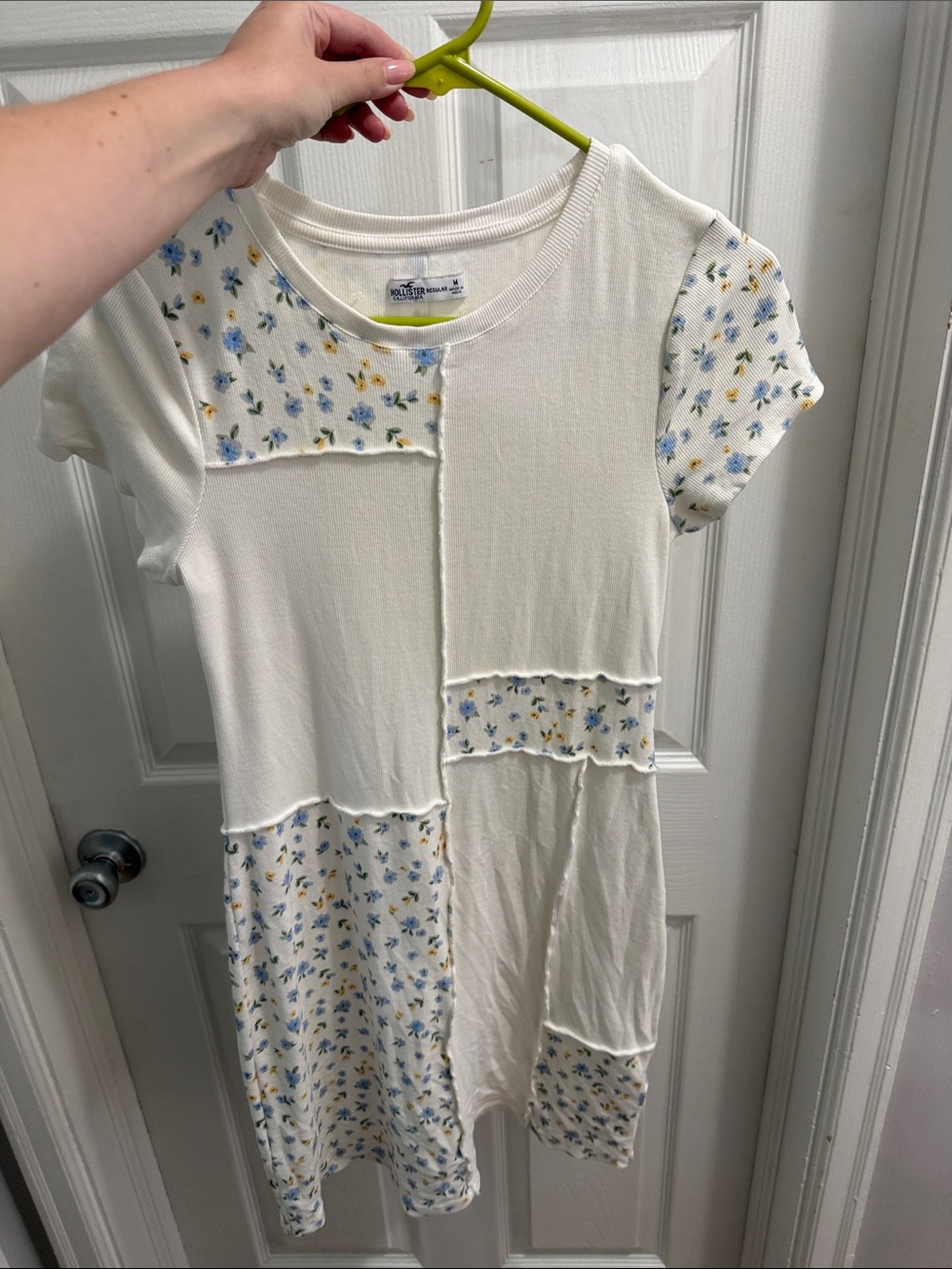 Hollister M Cream Patchwork Floral Short Sleeve Dress